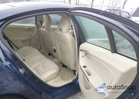 2015 Volvo S60 T5 Premier из США, поврежденный, VIN YV126MFK9F2356252